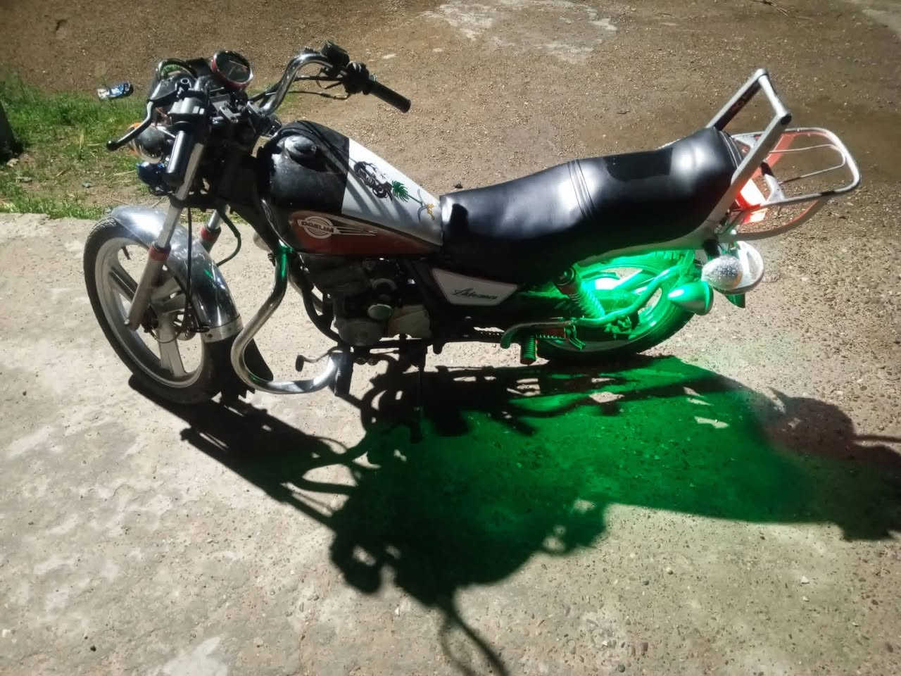 موطور ابتر لبيع امجفت جديد يرادله بس اتفيلس موطور جديد خير من الله
شراي اتصل مو شراي لا تتصل ***********
