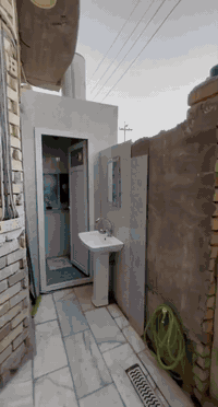 السلام عليكم 
دار للبيع المساحة 100 متر (5*20) 
بناء طابوق جمهوري صب مسلح درجه اولى سيراميك هندي ارضيه مرمر تركي بناء جديد  
العنوان - كربلاء - حي العسكري قطاع 17 قرب مدرسة الصديق 
***********
