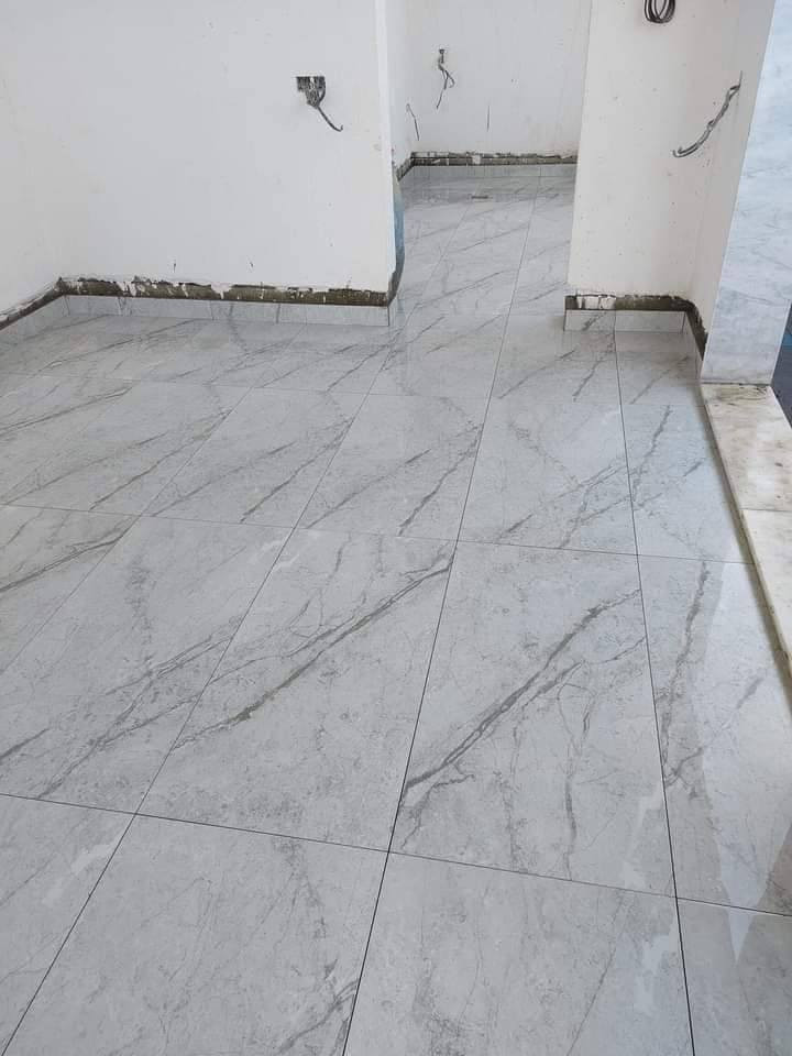 السلام عليكم عملنه سيراميك لوح لبخ تصفير واجهات لبخ وتقطيع  شرط درجه اولئ كربلاء  ***********
