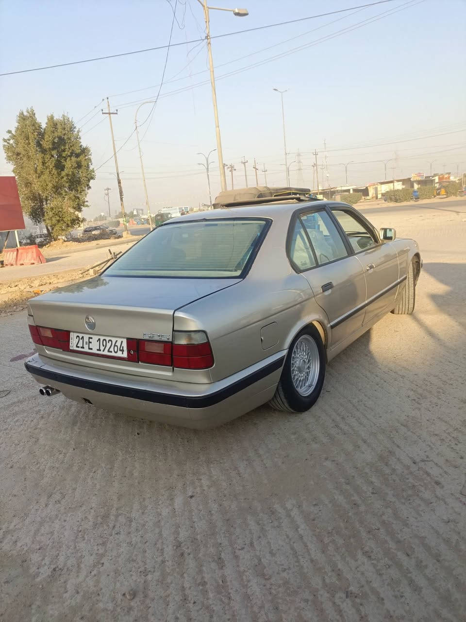 السلام عليكم بي ام 525 موديل 91سياره جديد ومكينه28 فانوس سياره جاهزة رقم سليمانيه بسمي رقم جديد سعر 75 للاستفسار ‏‪***********‬‏
