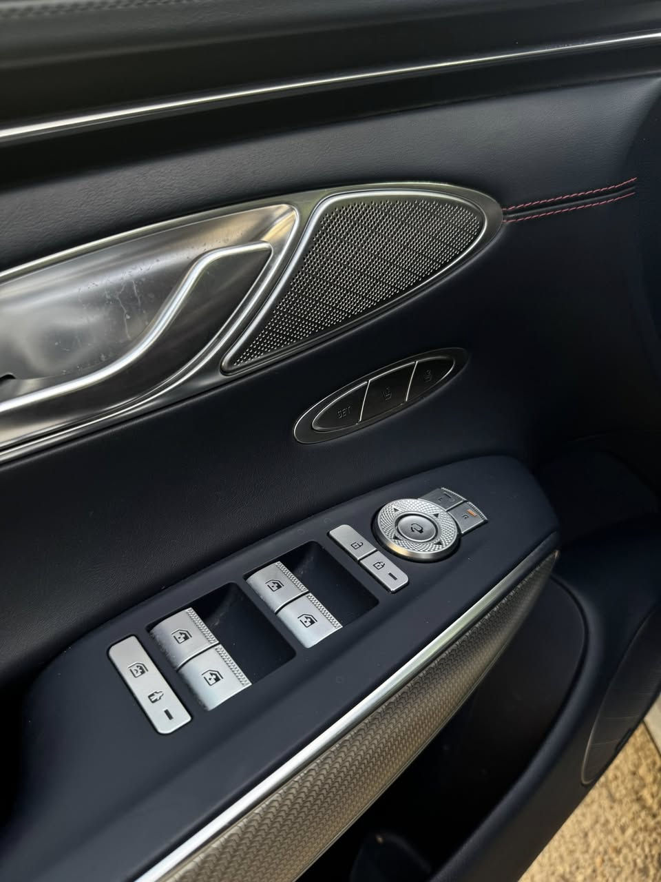 Genesis gv70 2023 sport
محرك 2500تيربو 
السياره فول مواصفاة معروفه مواصفاتها
ترجع وتتقدم بل بصمه 
اسطفاف تلقائي
كشنات تدفئه تبريد 
السياره ماشيه 28الف ميل 

حادثها مثل ما موضح بل صور مصبوغ حافه البنيد وبصفه الجاملغ تقريباً شبر بارد مكفوله بدون دواخل

السعر 32،500$ 
الموقع بغداد حي الجامعه 
***********
