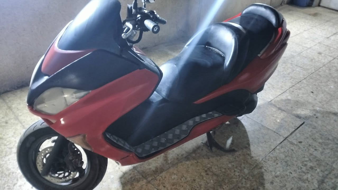 08 للبيع مكاني حسينيه راشديه دراجه بيها تغليف المكينه برغي مامفتوح بيه بلاد كفاله نصبته حلوه نقصها بصيط جاملغ امامي او واقيه بس دراجه دهن او بانزين سنه ماعليه شي سعره 640 الف قفل دراجه متعوب عليه ***********
