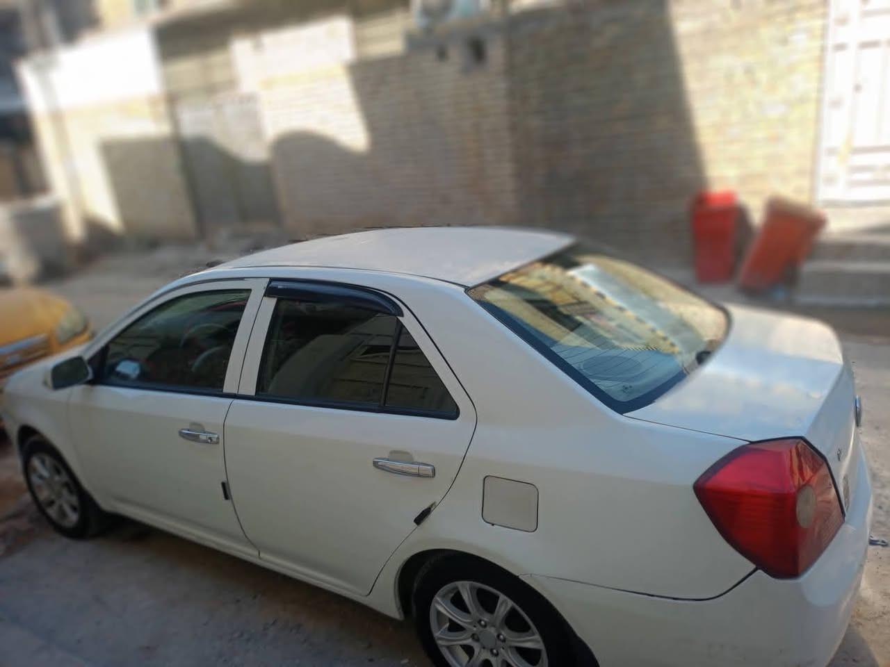 السلام عليكم//جيلي MK 2013 رقم انكليزي باسمي سياره بلاديه محرك كير تبريد تخم تاير كهربائيات على وضع الشركه ماشيه 98الف بيها ضربه بالصندوك من حاضن السبير والدشبول مفطر ينراد تبديل/
السعر45$ العنوان بغداد حي اور *********** متوفر وات ساب
