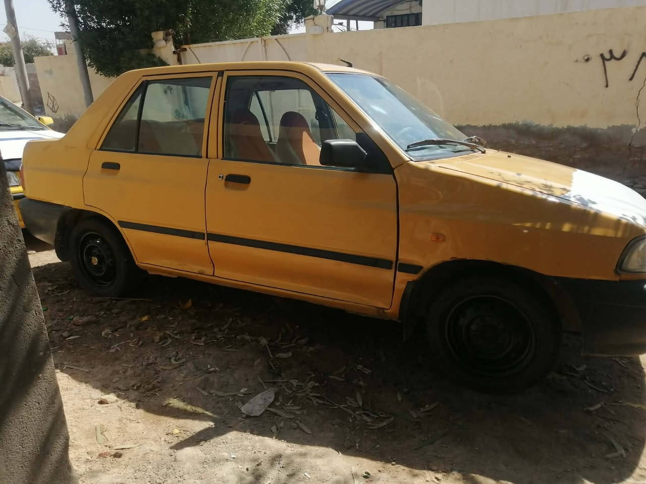 السلام عليكم سايبا للبيع موديل 2015
مصفره هيه وغرامات سنويه ما صاقطه

سياره جاهزه كير ومكينه وحداديه تخم تاير جديد باتري جديد    
مكان ال حمد السعر 32 وبيهة مجال قليل ***********
