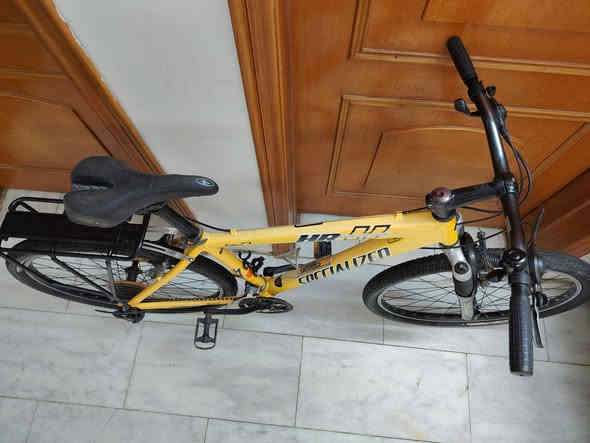 ولا شخط Specialized نظيف جدا معدن المنيوم خفيف بحالة ممتاز تايرات سستم سيباية كشن دبل جميعها اصلية 
*********** رجاءا البيع للجناي فقط
