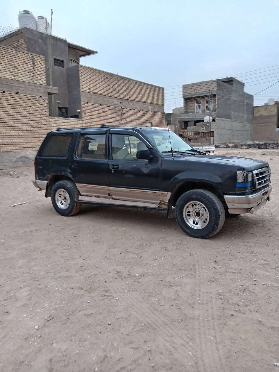 سياره للبيع موديل 93 رقم كربلاء تحويل ثاني يوم سنويه 2020
جير ومكينه بطه جده حداديه 60%
مكاني كربلاء
السعر 30 قفل
***********
