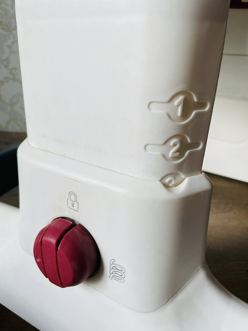 عربةاطفال متعددة الوظائف من كومفرت تحتوي على دبلات وتكبير وتصغير من عمر ٦ اشهر  الى ٣ سنه ماركة Bbbabc نظيفه جداً 
السعر 75 الف 

حوض استحمام للاطفال من ماركة تشيكو ايطالي المنشأ نظيف جداً السعر 35 الف 

للاستفسار الاتصال على 
*********** واتساب
