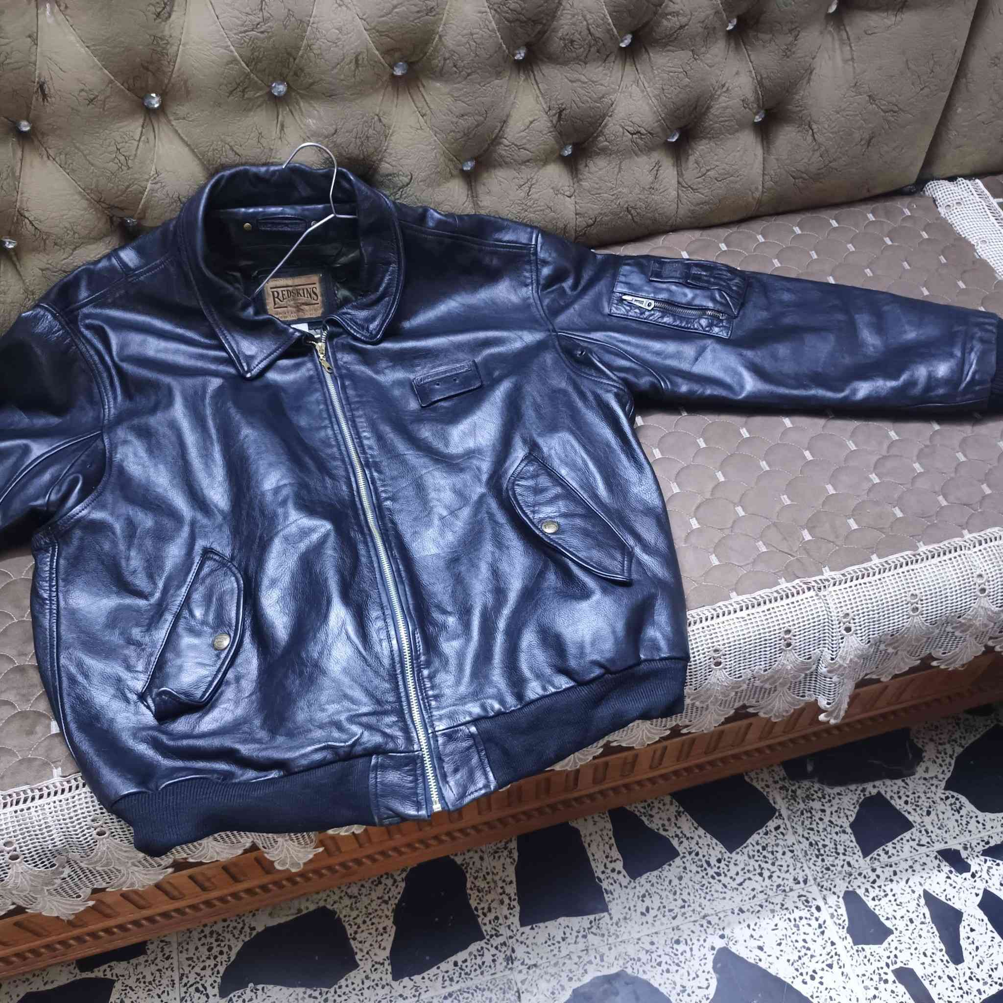 قمصله جلد طبيعي كمر اصلي قياس خاص درجه اولى بوليسي امريكيه درجه اولى تلبس وزن من ١١٠ إلى ١٢٠ كيلو سعرها ١٠٠ الف قطعه راقيه جدا وجديده للكشاخه واصحاب الذوق الرفيع نظافه ٩٨ بلميه متوفر خدمه توصيل كافه محافظات العراق الشراي يتفضل خاص


**إذا كنت صاحب هذا الإعلان وتريد حذفه لأي سبب، رجاءا أرسل رسالة إلى الدعم الفني**