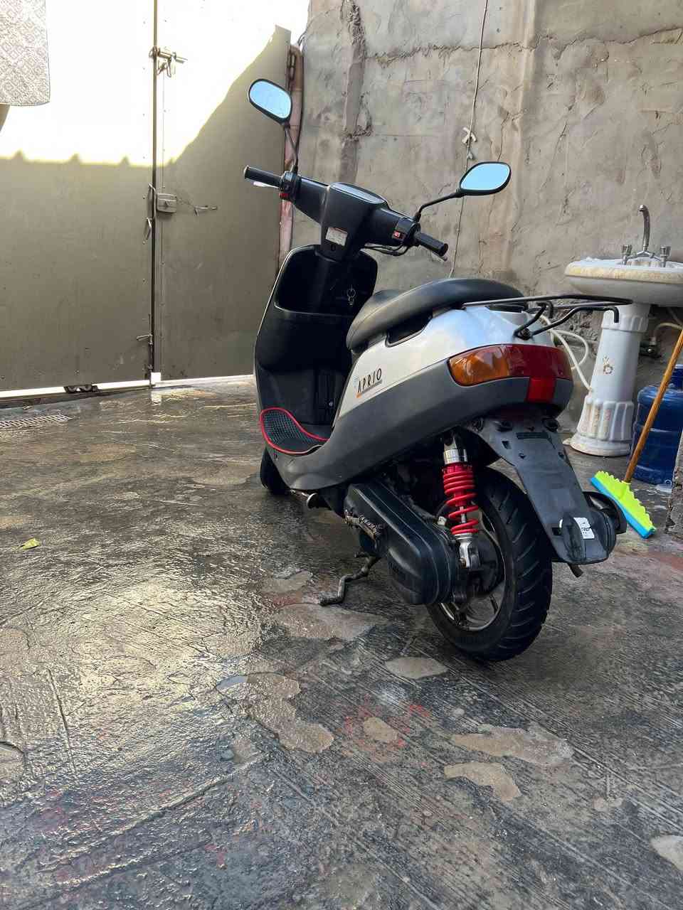 موديل 2003
مامفتوحه نهائيا كلشي بيها بلادي 
كابريتر مامفتوحه بلك مامبدل بيها 
كلشي بيها اصلي  
سلف  هندر شغال 
السعر 650 وبيها مجال بسيط
للاتصال  ***********
