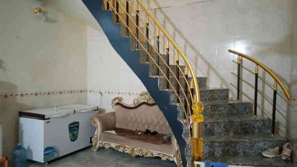 يوجد بيت 200 متر بحي الميلاد خلف شارع 60  بين الميلاد والوفاء بناء حديث 6 غرف نوم نظام سويت  البيت جبير ومرتب مطلوب عقاري 90 السعر الكلي 350  للاستفسار ***********
