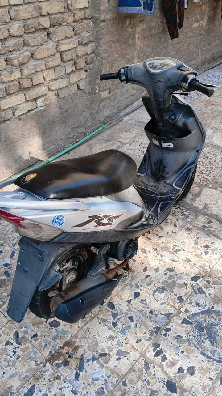 السلام عليكم من رخصه المدير ماكس عدله بلاديه الدراجه ختم واحد مكينه جديده المكان بغداد العبيدي السعر ٨٠٠وبيهه مجال رقم الهاتف ***********قير متواجد عل فيس
