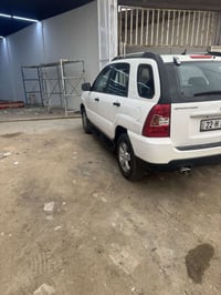 سبورتاج • ٢٠٠٩ • فتحة سقف