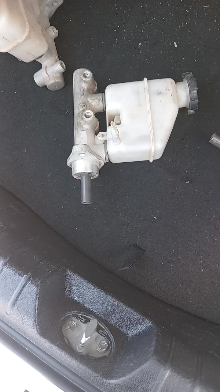 سلام عليكم اخوي عندي عنبار كيا اوبتما2009  العدد ٣ البيع النصاصريه***********
