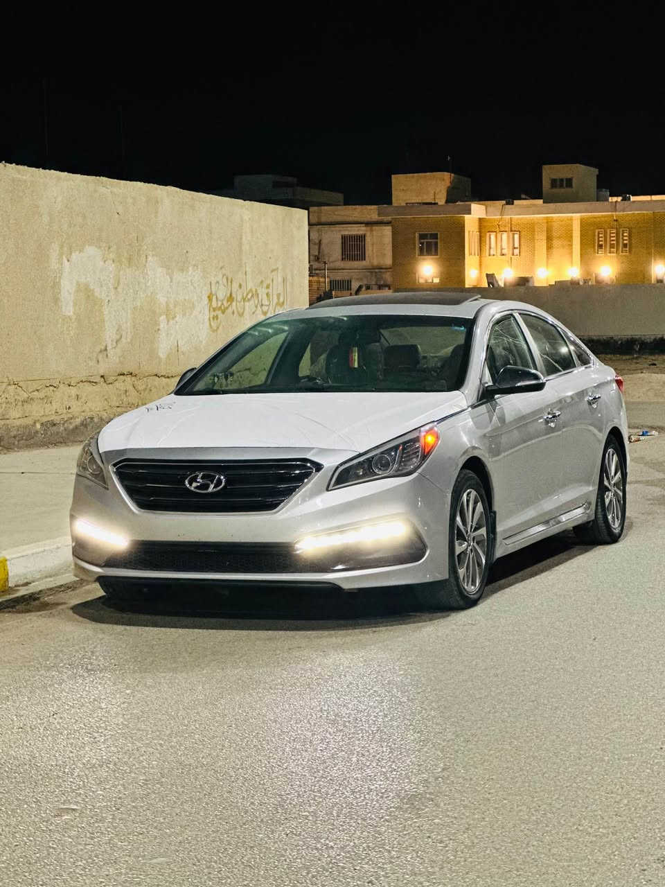 السلام عليكم 
سوناتا 2017 سبورت امريكي حادثها بس مقدمه البنيد صبغ الباقي مكفول من الضربه و الصبغ و التبديل ايرباك ما ضارب رقم ذي قار دولي بأسمي 
فول مواصفات فتحه بصمه جلد جنطه ذكيه يدات نيكل ترحيب شاشه وكامره ويل كب كروم دبل كزوز اشاير بالمري كشنات تدفئه تبريد حداديه و مكينه وكير جاهزات تبريد ثلج مابيها اي نقص سياره جديده كلش مكاني الناصريه / الغراف 
السعر 130 و بيها مجال 
رقمي / *********** ناصرية, ذي قار
