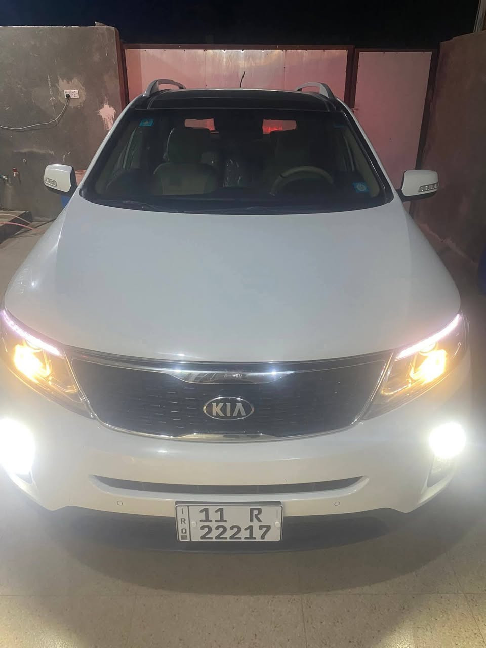 السلام عليكم
سورنتو 2014 خليجي  V 6ماشية  140    رقم بغداد بأسمي فول السياره ١/١مواصفات بانوراما بصمة تشغيل بصمة ابواب كراسي جلد كرسي السائق كهربائي تبريد 3 قطع انارة داخليه ابلاد اشاير ترحيب منظومة زنون عالي ناصي 

وباقي المواصفات المعروفة (فول مواصفات) 
صبغ فقط بخشم البنيد كد الشبر تقريبا واضح بالسونار 
مكاني الناصرية سونار موجود 

السعر 180 وبيها مجال

***********
