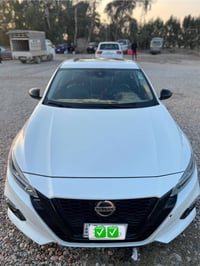 التيما SR • ٢٠٢٢ • ابيض صدفي