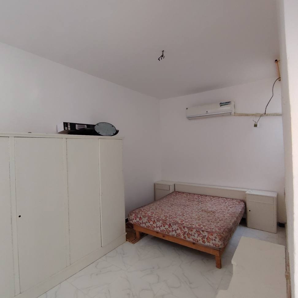 يا الله
اللهم صلى ع محمد وال محمد
للبيع بيت ٥٠ متر طابو سند ٢٥ شارعه مرقم ومشمول بقرار التطويب شارع الصب عامود ٣٢١ بالخط الثانيه ٥٠ متر عن شارع السوك موقع يخبل  البيت جاهز
 سطح مطبك
مرازيب كامله
خط مولده
نانو + تانكي ويه البيت
تاسيس مطبخ حار بالمكشوفه وسنك
كراج جينكو خارجي البيت مسكون شهر
السعر ٢٣ وقابل للتفاوض
للاتصال *********** واتساب النجف, العراق
