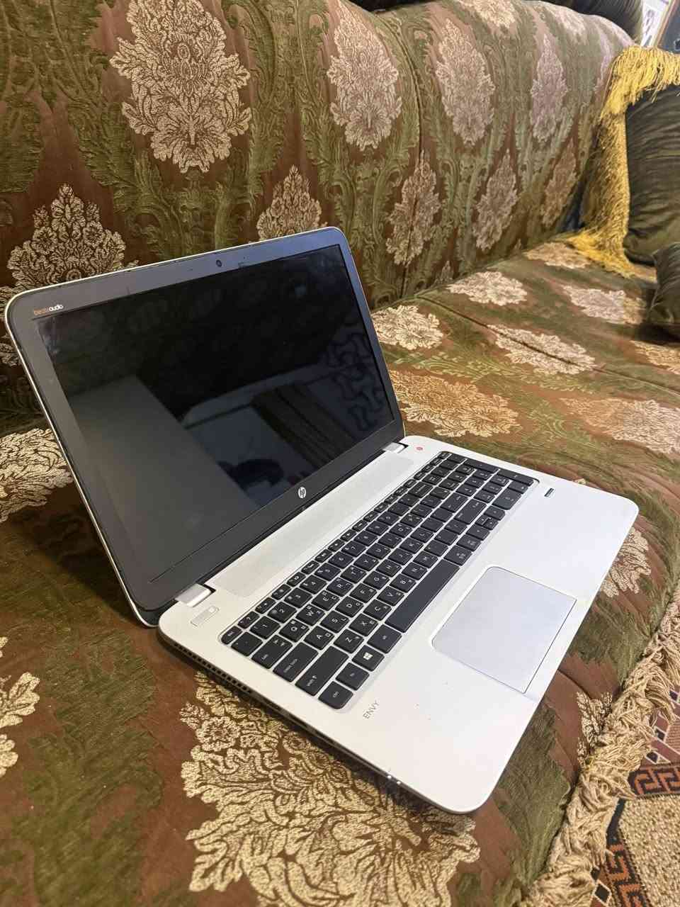 � لابتوب HP للبيع بحالة ممتازة/175الف
🔹 المعالج: AMD A8-5550M بسرعة 2.10GHz
🔹 الرام: 4GB
🔹 الهارد: 500GB HDD
🔹 كارت الشاشة: AMD Radeon HD Graphics
🔹 النظام: Windows 10 Home نسخة 64bit
🔹 الشاشة: حجم كبير ووضوح ممتاز
🔹 البطارية: جيدة
🔹 الجهاز نظيف وخالي من الأعطال وجاهز للاستخدام
***********
