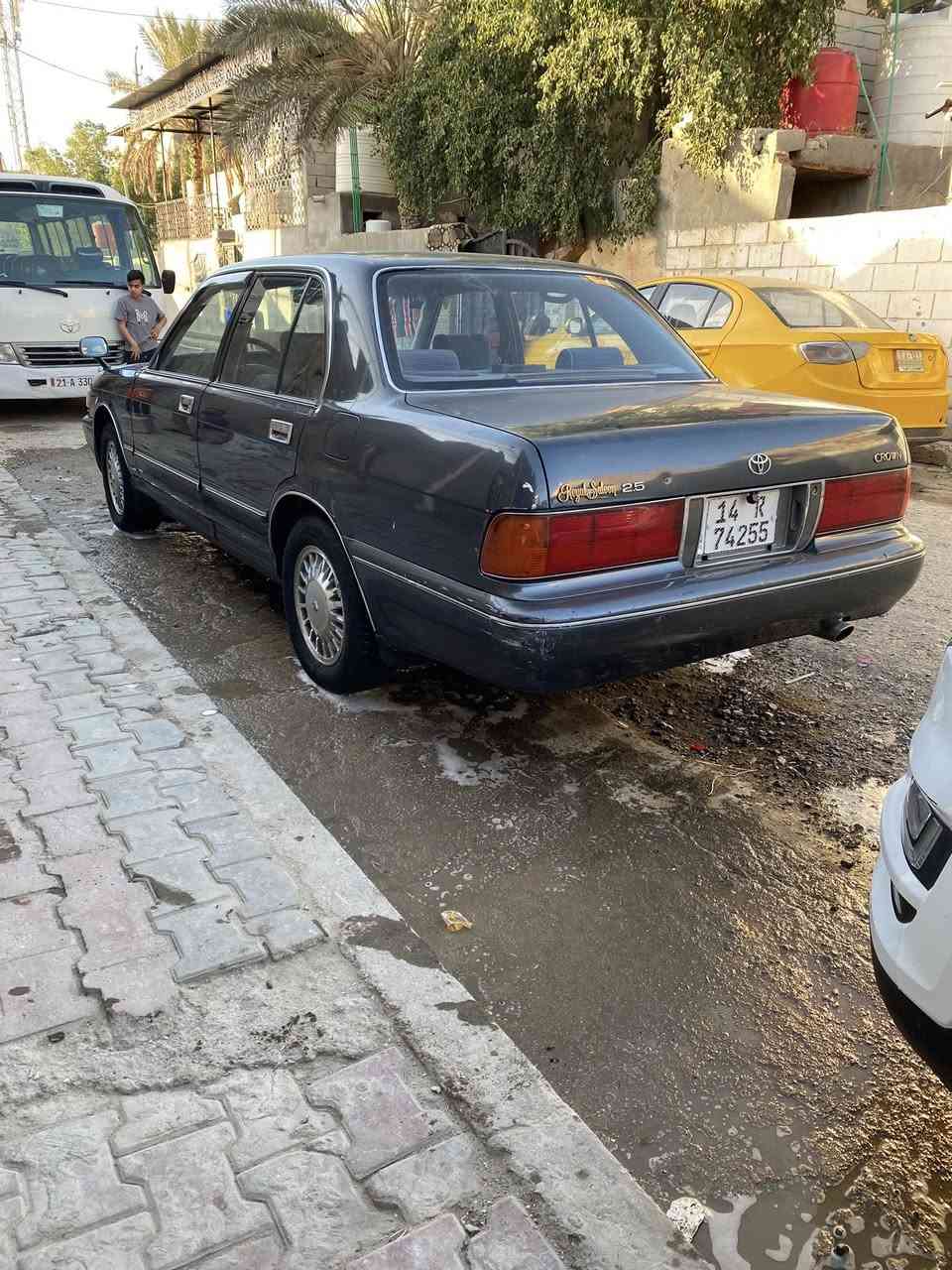 أرنب لون رمادي موديل 2000 تخم تاير جديد حداديه جديده مكينه كير جدد مكفوله من الضربه ونقل جثه سياره جديده بسمي مكان البصره  *********** السعر ٧٣
