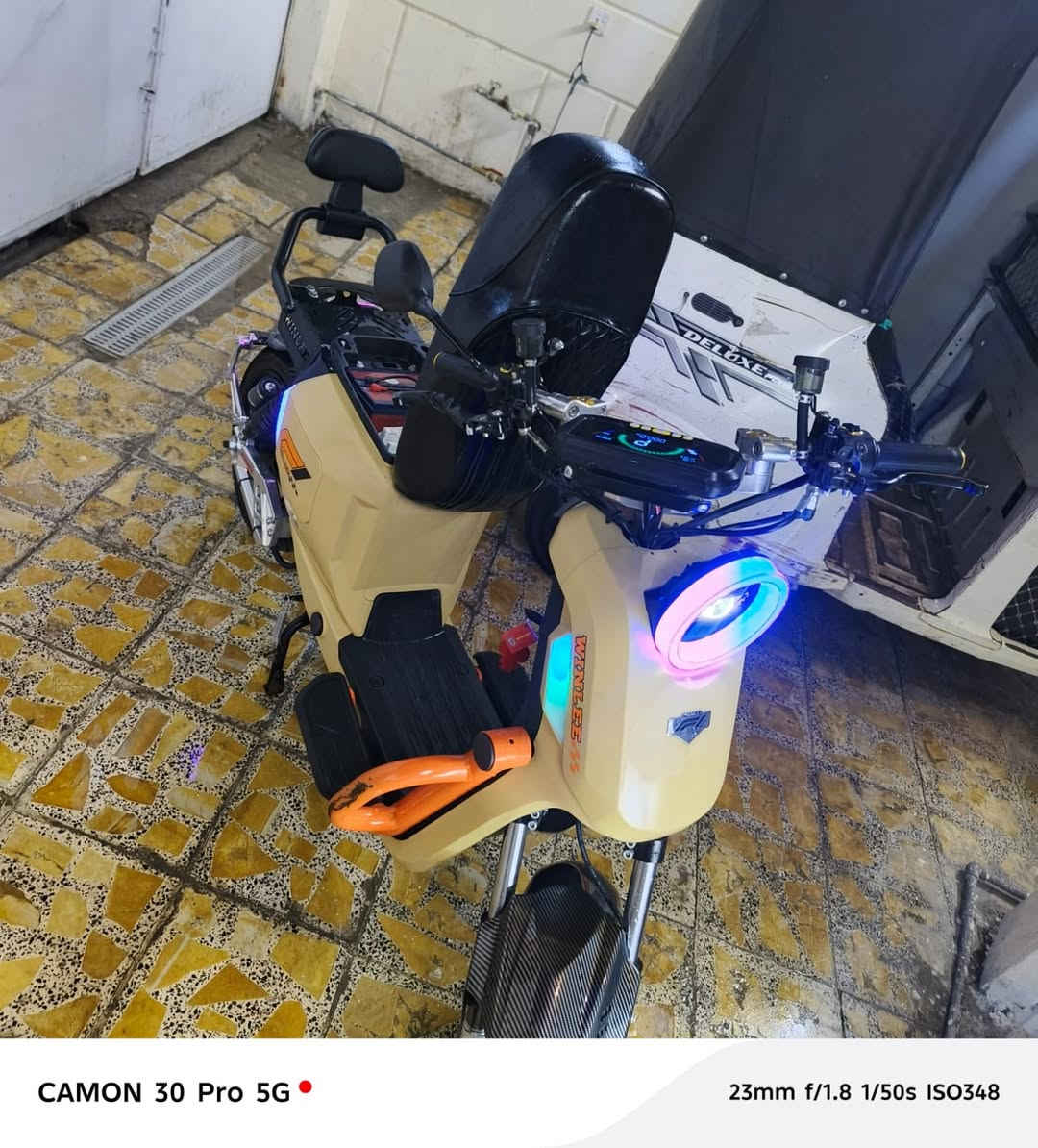 ‏دراجه F1 جبلي
‏دراجه نضيفه تخبل من شركه ونلي خمس بطاريات جدد 
‏ملف ١٥٠٠ سرعه مابين 60/70 ستيرن باتمان ٣ قطه منفصله تكدر تتحكم بي دراجه جديد مع شاحنه ١٦ امبير
‏وبيهه هورن عالي بوش ومع نضام رجوع الى الخلف R
‏ونشره جاملغات كاربون فايبر ولون مميز صحراوي
‏نضام تشغيل كارت وبصمه وسويج بريكات تتحكم بيهن مع نشره من دوس البريك
‏سعر خاص
‏رقم تواصل *********** واتساب
