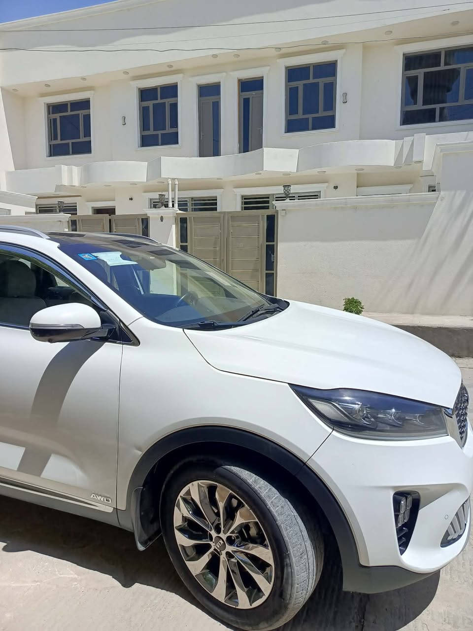 للبيع فقط
سورنتو موديل ٢٠٢٠ مكفولة من الصبغ رقم بغداد فول مواصفات دفع رباعيAWD، كشنات تدفئة تبريد ، كامرات محيطية، جي بي اس وباقي المواصفات معروفة.
عداد السرعة ٧٢ الف كم 
السعر المطلوب ٢٦٠ ورقة وبيها مجال 
تلفون ***********
