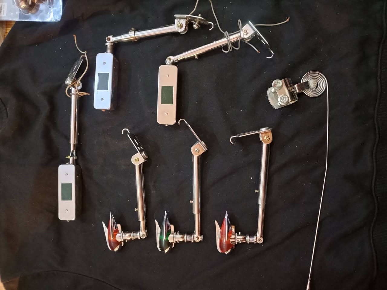 سلام عليكم
للبيع شموع وعصافير اصلي 
الاتصال ***********
