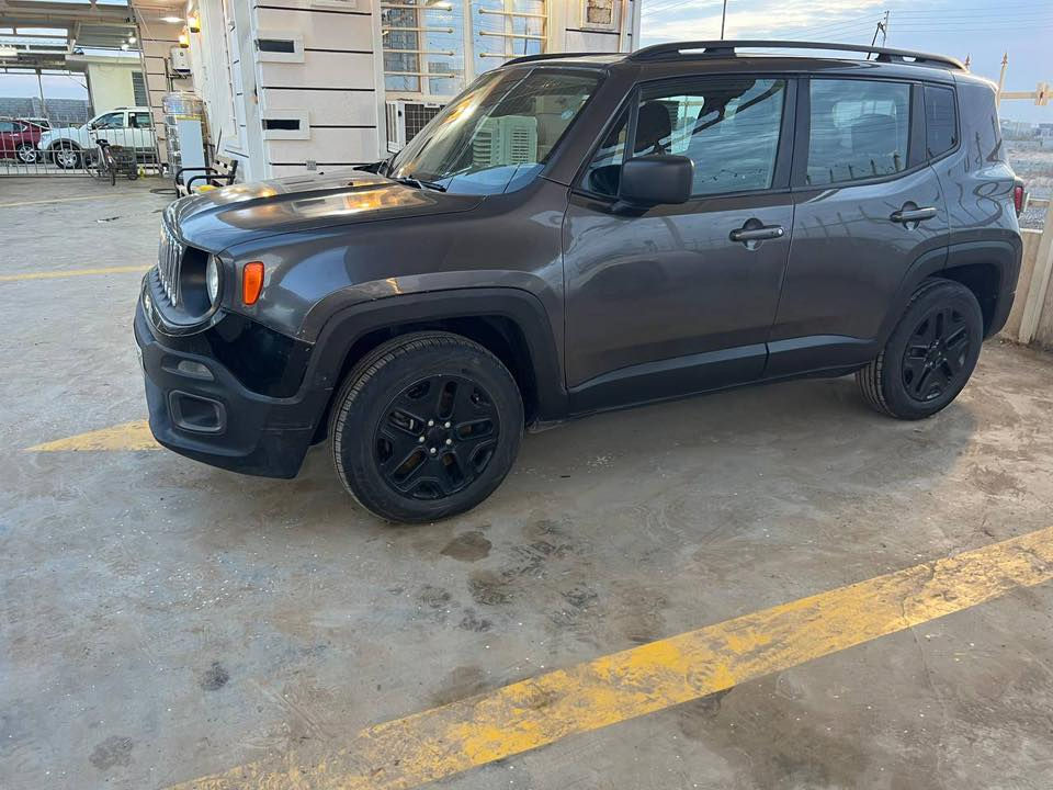 جيب رينكيد مكينه ٢٤٠٠
ماشية ٩٠ الف كيلو 
رقم سليمانية 
١٢٥$ 
شاصي ولغد مكفول 
الضربة مثل مموجود بالصورة 
***********
