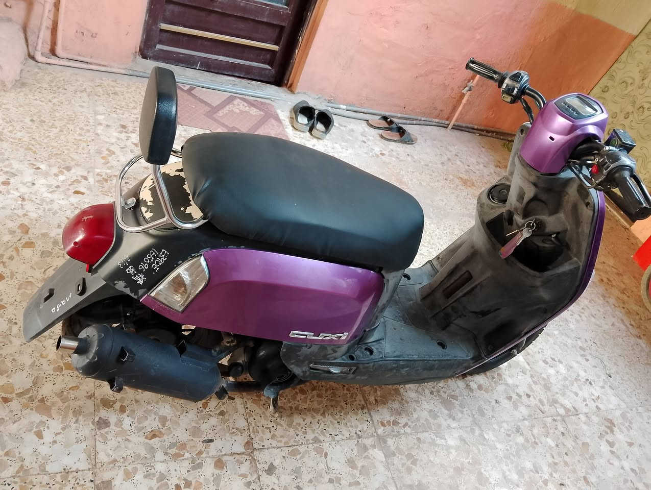 دراجه بوليسي للبيع نوزل مو كابريتر جاهزه مابيها نقص مال حاويه محرك جديد كلها شغاله اي نقص مابيها كلش نظيفه احله من الصوره بعد مكان طويريج مكلف بنشر السعر 700وبيها مجال اتصال ***********
