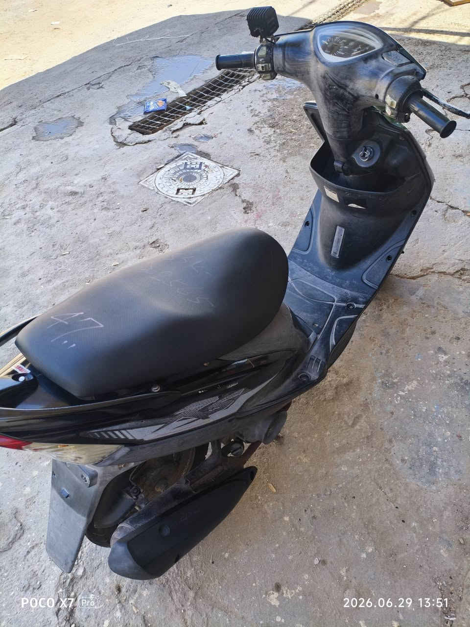 🔥. للبيع 🏍️ : دراجة نوع ماكس (عدلة) بنظافة ممتازة
🌷 . السلام عليكم ، عندي دراجة ماكس عدلة للبيع، الدراجة نظيفة جداً وجاهزة للاستخدام (دك سلف واطلع) .
• المواصفات والتفاصيل⚙️ :
• النوع : ماكس عدلة (Max) .
• المحرك : محرك بنشاط عالي، عزم قوي ونعومة وشرط برغي واحد مامفتوح بي علـ (فحص) .
• الكهربائيات : كلها شغالة (سلف ، لايتات ، إشارات ، هورن) .
• الـكـفـرات : نظيف ومثل ما واضح بالصور  .
• التايرات والبريكات : بحالة ممتازة وجيدة .

• السعر 💸 : 825,000 الف ( بيها مجال بسيط للشراي ) .
• العنوان 📍:  الديوانية ، شارع المواكب ، مقابل جامع حجي هندي .
• للتواصل 📞 :  الاتصال واتساب على هذا الرقم {***********} .
