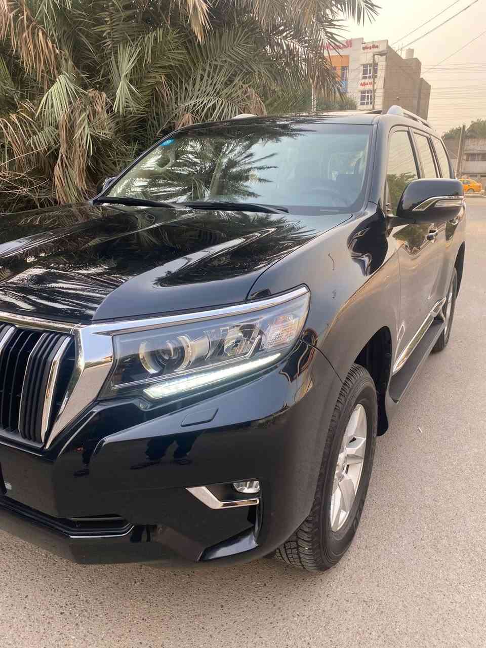 برادو 2018 فول مواصفات TXS وكالة ساز تويوتا العراق
السيارة ع ايد وحدة من الزيرو لليوم وكفالة عامة من الصبغ والفتح والتبديل والبارد والرصعات والشخوط والحالوب والرمل وكلشي كفالة وكير ومكينة وصدر وتبريد كلة بوضع الشركة
السيارة رقم بغداد الجديد باسمي وهزة وسنوية جديدة لغاية 2031 ثاني يوم تحويل وين ميعجبك
السيارة كلش نضيفة ماشية 73000 كم حقيقي وع الفحص وين ميعجبك 
مواصفاتها محرك 6 سلندر 4000 بصمة وتشغيل عن بعد وكراسي جلد وكهرباء الامامية ثنينهن وفتحة سقف وثلاجة ودبل تانكي وهوك خلفي وزراك لايت وحساس دعامية خلفي وشاشة وكاميرا وباقي المواصفات المعروفة 
تخم تاير دنلوب جديد وباتري جديد ودهن وفلاتر وارضيات بلادية وطفاية ومثلث وعدة كاملة وبصمات ثنين 
السيارة مناقصها شي ربع متصرف عليها
اكرر السيارة جديدة ومشي قليل ومكفولة وع ايد وحدة من الزيرو لليوم

مكان السيارة بغداد شارع فلسطين

تليفون *********** وبي واتساب

السعر 39000$ يعني 390 ورقة وبيها مجال
