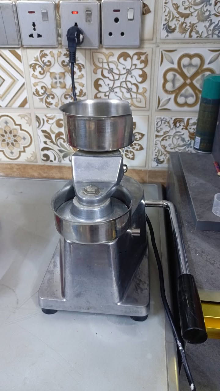 للبيع كابسات بركر
حجم الكبير وحجم الصغير 

***********
