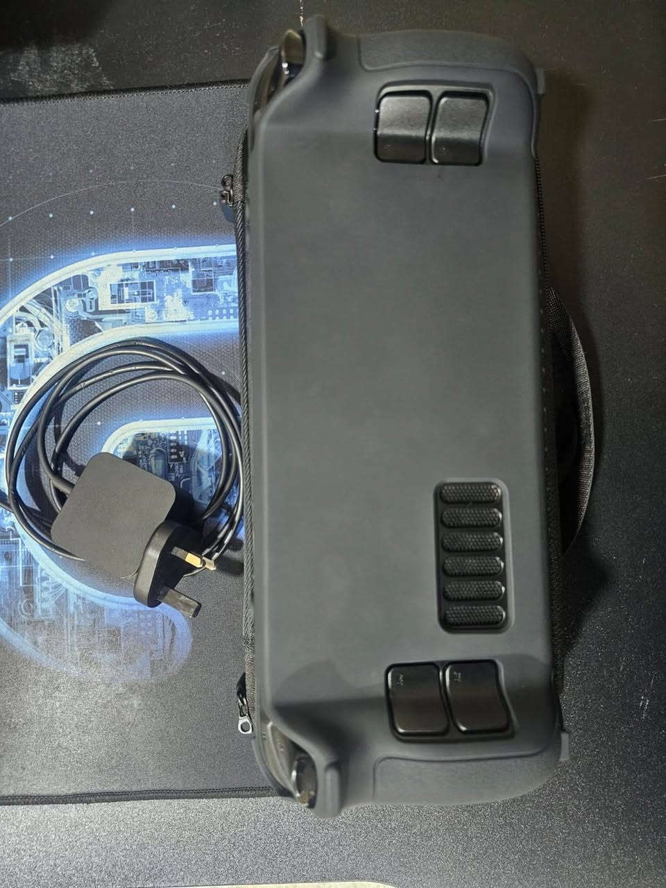 السلام عليكم ورحمة الله وبركاته،
شباب عندي ستيم ديك LCD كلش نظيف و استخدام كلش قليل. ذاكرة 256 gb وياية كفر جيلاتين و حماية الشاشة. سبب البيع شهرين و اني بدون راتب ف احتاج فلوس. السعر ٤٥٠ الف و بيه مجال. و اكو توصيل للمحافظات. و اذا تريد تراسلني علي الواتساب هاي رقمي
0750 499 0888
