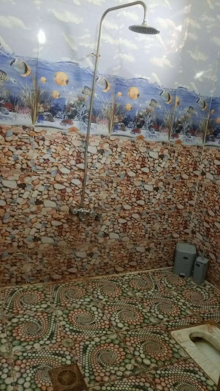 السلام عليكم ..بيت للبيع ..160م
خلف حسينيه حواس 
للتواصل ***********
