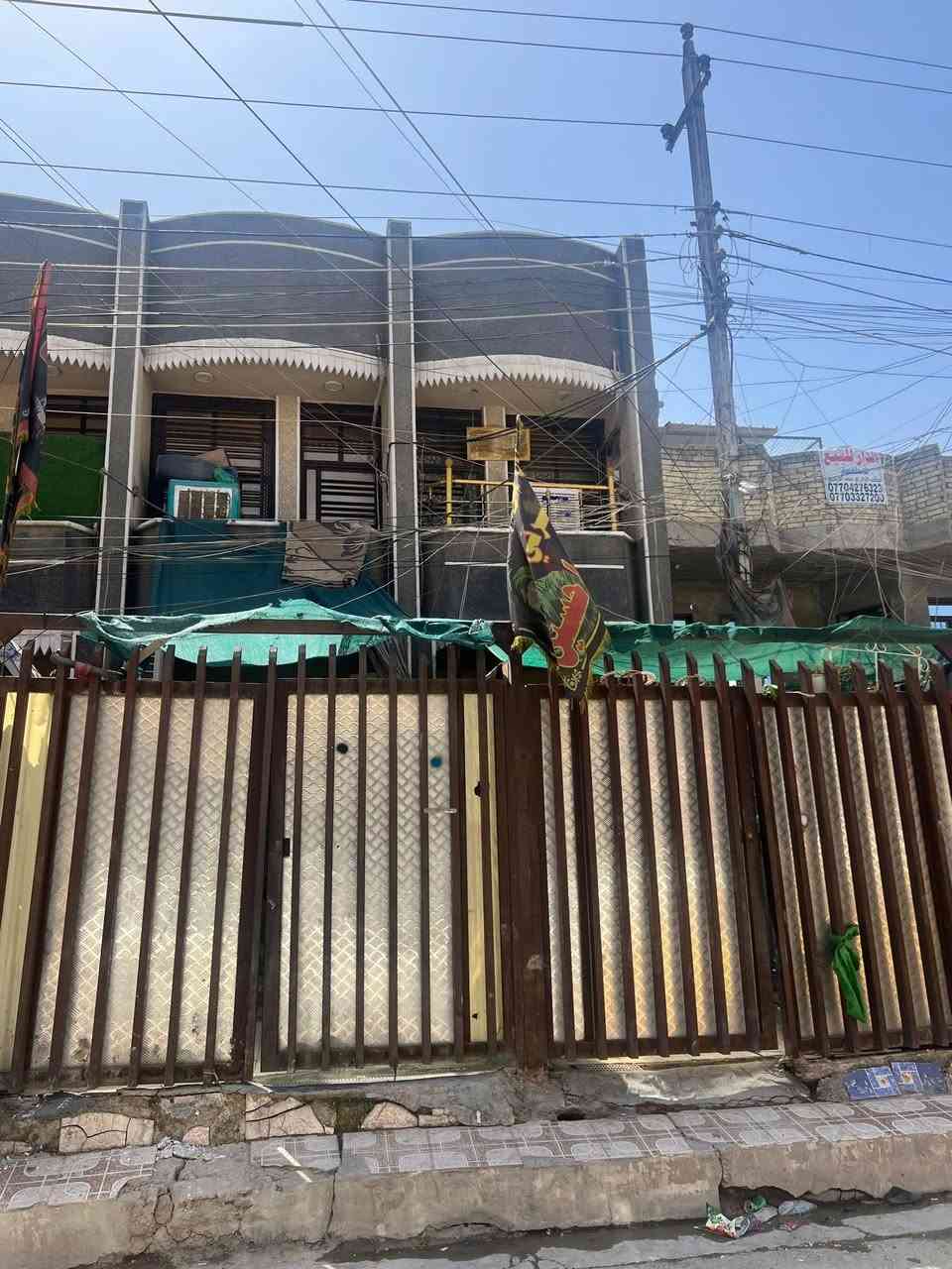 ملاحضه / العنده عقار 🏡#للبيــــــع ويريد يبيع  #دزونه كافت التفاصيل العقار مع ذكر السعر ورقم التلفون ☎️وان شاء الله باقرب وقت ينباع ان شاء الله 🤲❤️
—————————————————————————
دار 🏠 #للبيــــــع المساحه 60 م بناء 🔨 حديث  3*20 
موقع حلو ومميز الشعب قرب سوك شلال وقريب ع شارع العام التجاري خامس بيت عن التجاري عرض الشارع 15 متر 
يتكون البيت من #طابقين الاول كراج وستقبال وحولي ومطبخ وغرفت نوم 🛌 وخدمات #الطابق الثاني غرفتين نوم وصالة وحمام غربي وبيتونه وسطح كبير جدا #للاستفسار مكتب الباسم شارع الصحه قرب جامع الحق هاتف ☎️ *********** حسين الدراجي ابو الاكبر #السعــــــــــــر اتصل ودلل @الجميع
