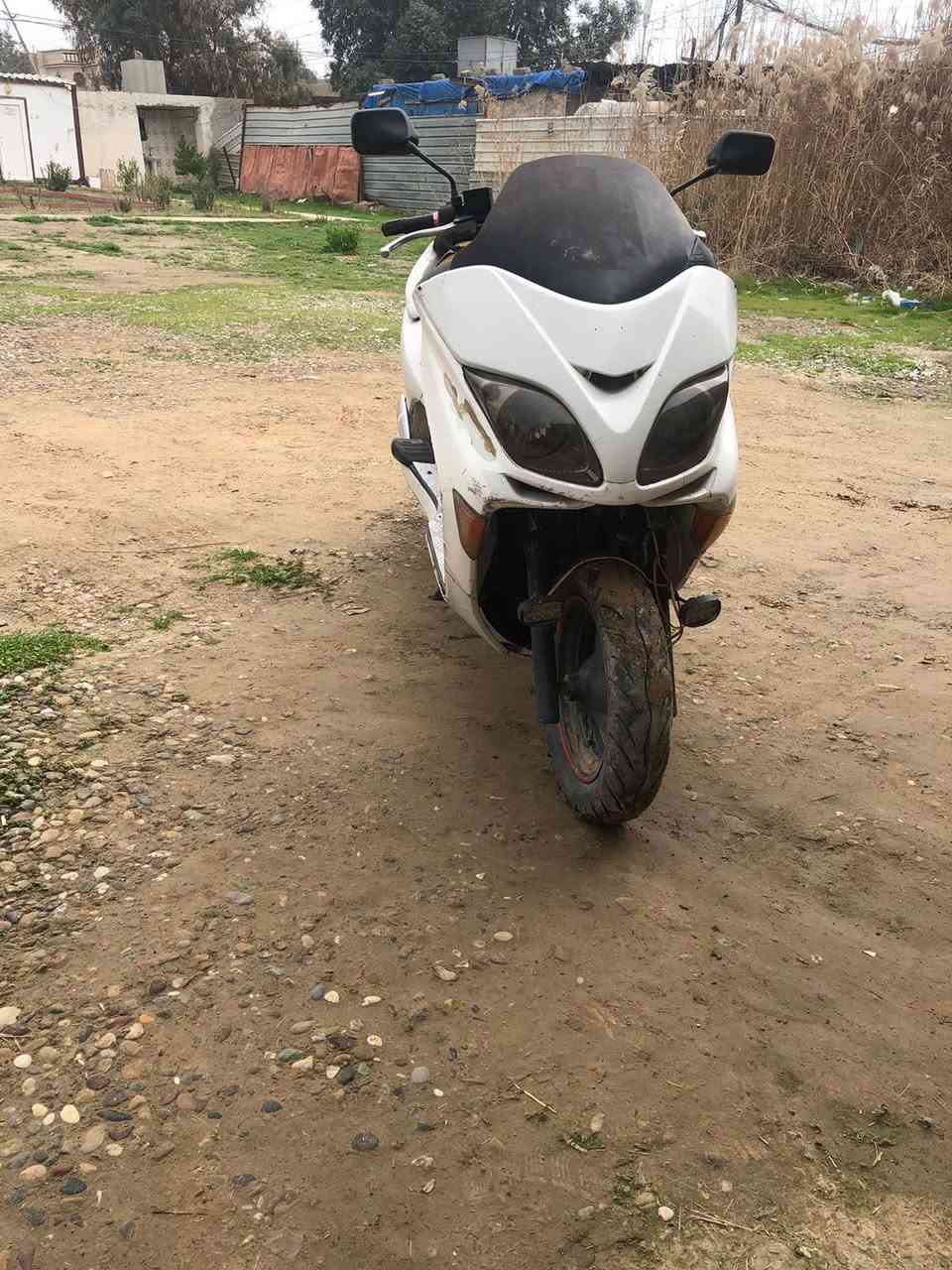 فورزه 08 للبيع نضيفه كهربائيات شغاله لايت عالي ناصي هورن اشاير دبل اشاير كيج سرعه كله شغال ماناقصه شي السعر 370 وبي مجال قليل مو شراي لاتعبني مكاني الديوم قرب الزوبعي رقم بي واتساب ***********
