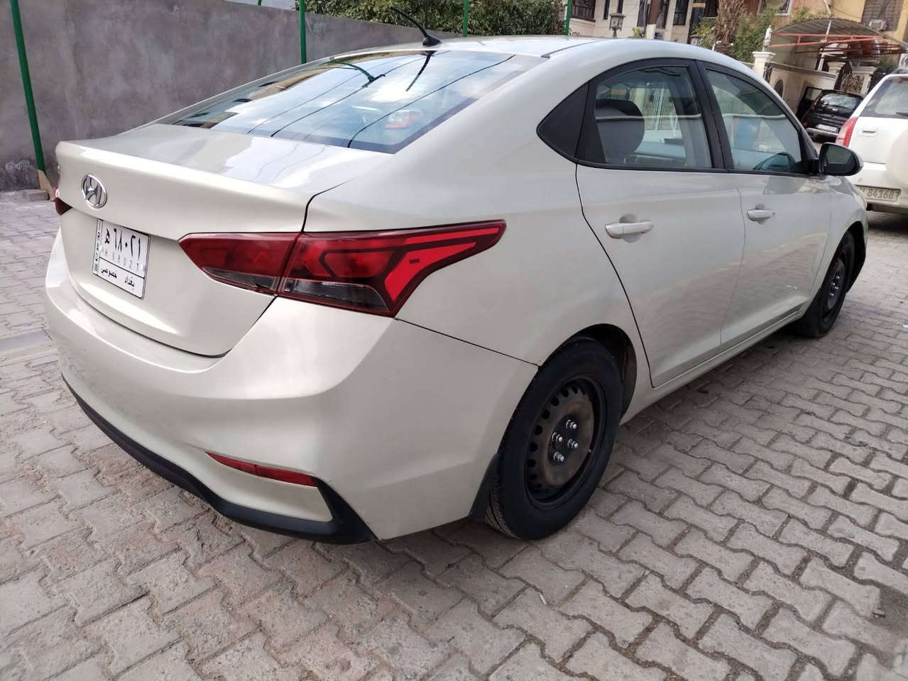 السلام عليكم اكسنت 2018وارد امريكي حادث كلش بصيط بنيد فقط بدون اي دواخل سياره جديده حيل كل على وضع الشركه محرك 1600 كير تخم تاير تبريد كله جديد وشرط السونار سياره شخط مبيهه مال بيت ماشيه 50 ورقم بغداد باسمي تحويل ثاني يوم  مكاني بغداد السعر 107 وبي شي يصيط ***********.        ***********
