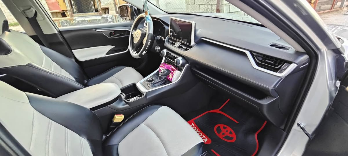 السلام عليكم من رخصه الادمنيه 
راف فور ٢٠٢٤ رقم بغداد
حادثهة تقرير غرق 
السيارة جديده بمعنى الكلمه
هايبرد بانزين  ماشيه 17ميل
مكينه ٢٥٠٠
رقم بغداد دولي 
مواصفات عاديه 
تخم تاير نكسن مال جناي السيارة
السعر(230) مكاني ديالى بعقوبه
او بغداد العامريه (***********)
