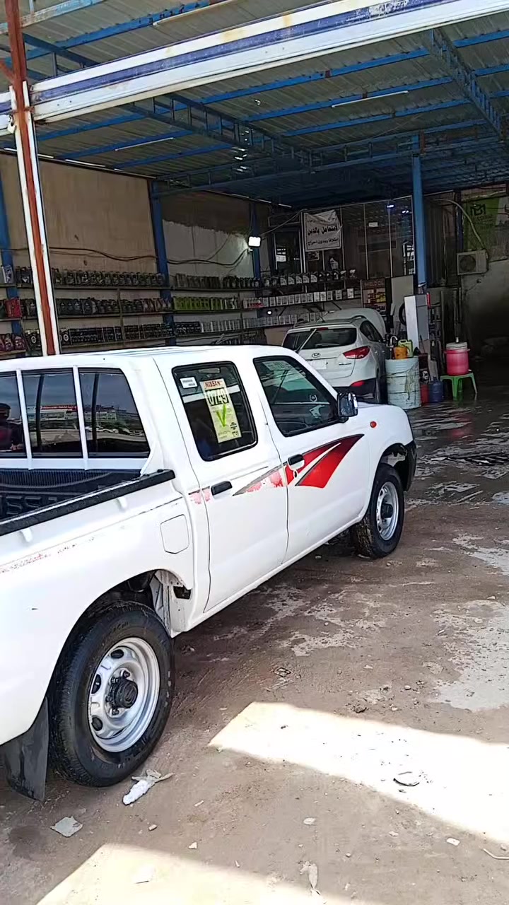 محطه للبيع نجف شارع المجمعا ت المحطه جكات عدد 2 ماطور عسل عامودي 10حصان كبريسر هوه 550  مولده        150 البير بيها زيوت اجار سنوي المساحه 300 متر شغاله خير من الله رقمي ***********
