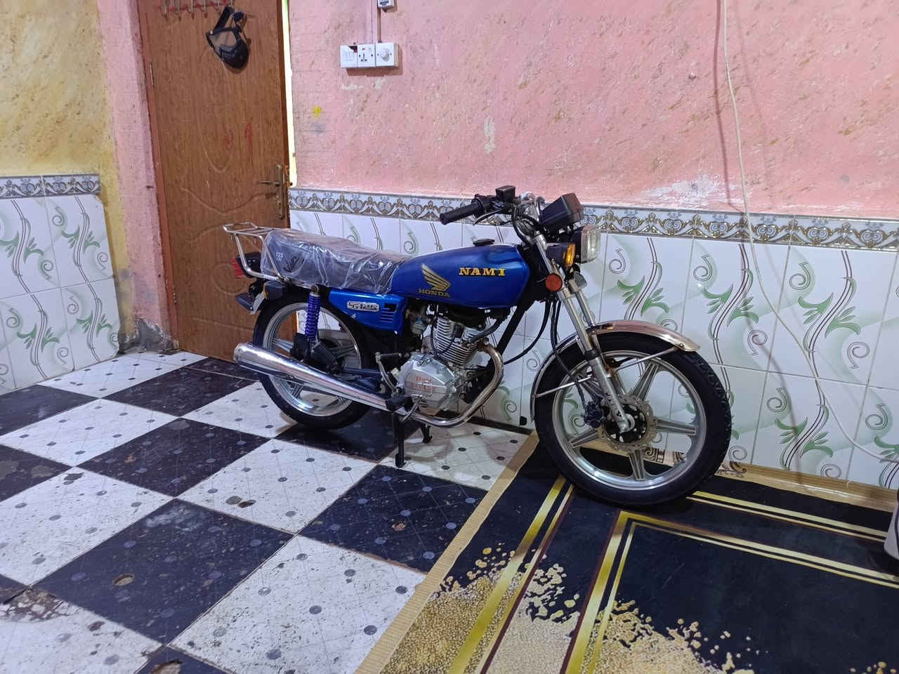 السلام عليكم دراجه للبيع اوراق اوراق سحب الموديل 21 السعر 550 وبيها مجال ***********
مكاني بصره القبله
