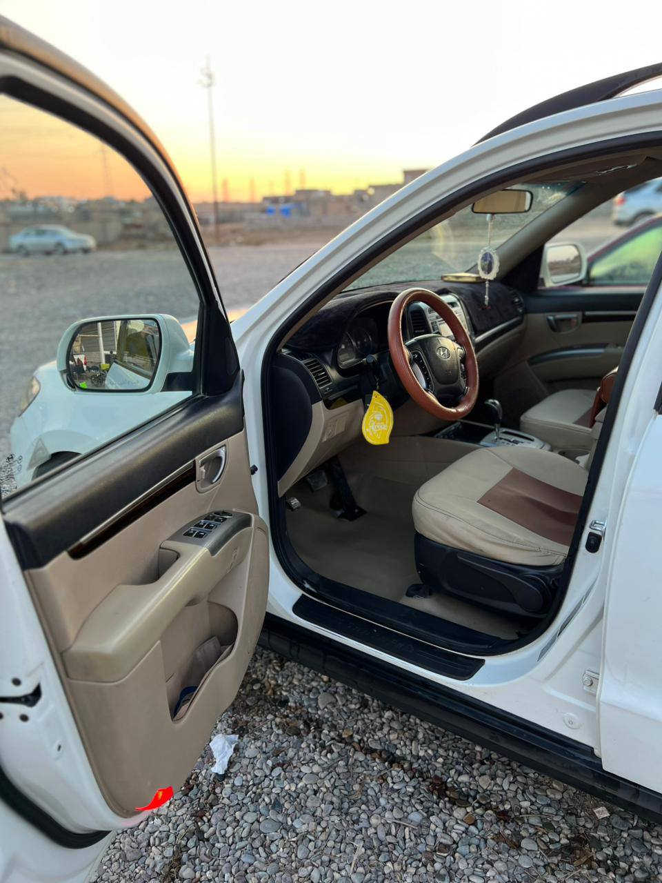 السلام عليكم سنتافي موديل 2012 خليجي /7راكب محرك/4 الباب الخلفي مرشوش ومعجون بل اهلال محرك مامفتوح السياره فول ماعدا البصمه السياره ماتخلي عليها الف جاهزا مال جناي مكاني الشرقاط البيع نقد وترهم مده اذا مضبوط ***********
