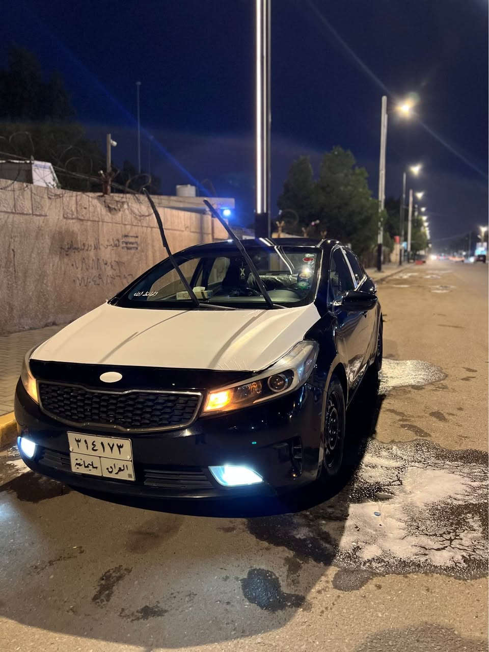 📣 سيارة للبيع او مراوس: كيا فورتي 2018
 الموديل: كيا فورتي 2018 (Kia Forte).
 المحرك: 2000 دوش (DOHC).
 اللون الخارجي: أسود ملكي.
 اللون الداخلي: رمادي بحالة ممتازة.
 العداد (المسافة المقطوعة): 160 ألف مايل.
 ناقل الحركة: كير آيتم.
🛠️ حالة البودي والضرر (للأمانة):
 البنيد: مبدل نفس اللون (بدون ايرباك، الأيرباكات كلها سليمة وسستم).
 الصبغ: صبغ جاملغ خلفي فقط.
💡 الإضافات والمواصفات:
 منظومة إضاءة زنون كاملة (عدسة + عالي + بلاجكتور).
 السيارة جاهزة من كل النواحي ومكفولة من النقص.
📍 المكان والسعر:
 الموقع: البصرة - التنومة (الأكوات).
 السعر المطلوب: 10,500$ (دفتر و5 أوراق).
📞 للتواصل والاستفسار:
يرجى الاتصال مباشرة على الرقم: *********** البصرة, العراق
