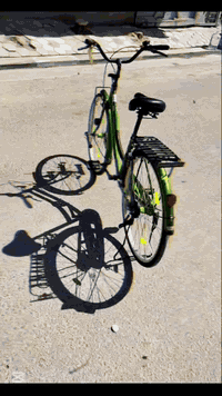 سلام عليكم بايسكل BD سوبر للبيع
السعر ب 135 وبي. مجال قليل هذا مو سعره بس محتاج واريد ابيعه والله العظيم 
مكاني نجف حي الجزيره 
للاتصال: ***********
