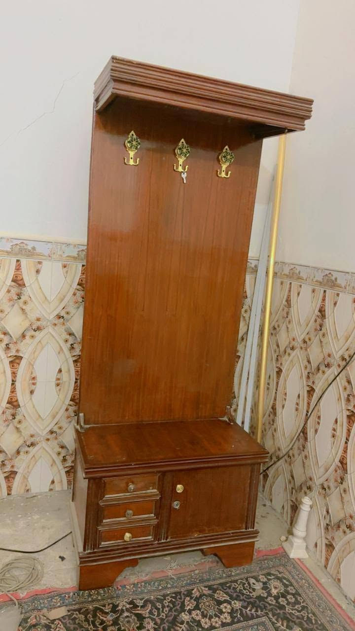 بسوق الشيوخ ضفيره الاصليه جديده كلش اربع خطوط ٣٠ متر سعرها ٨٥ / ملحق صاج الاصلي تسكام ب٥٥/ميز مرايه صاج تسكام ضخم كلش ب٧٠ / سبلت دنكا متنقل لأي مكان يشتغل على ٣ او ٤ امبير ب ٨٥ / بابين خشب كل واحد ب٢٥ / درج طبك ب٢٥ / فراش فرو برتقالي ب ١٥ / بساتيك خل  اثنين ب ٣٥ / ميز ب٢٥


**إذا كنت صاحب هذا الإعلان وتريد حذفه لأي سبب، رجاءا أرسل رسالة إلى الدعم الفني**