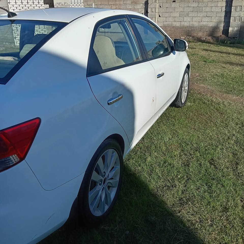 من رخصت لادمن
السلام عليكم سيراتو موديل 2013سياره مكفوله كفاله عامه عده ملاحضه بسيطه باب الصدر ولباقي عل سونار سياره جديده مال جناي رقم اربيل سياره محرك 1600 نص فول سياره السعر اتصل وبيك خير ودلل *********** مكان السياره واسط الزبيديه
