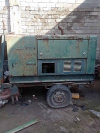 مولدة ثري فيز 25كي في شغالة السعر مليون وربع وبيها مجال 07503138421