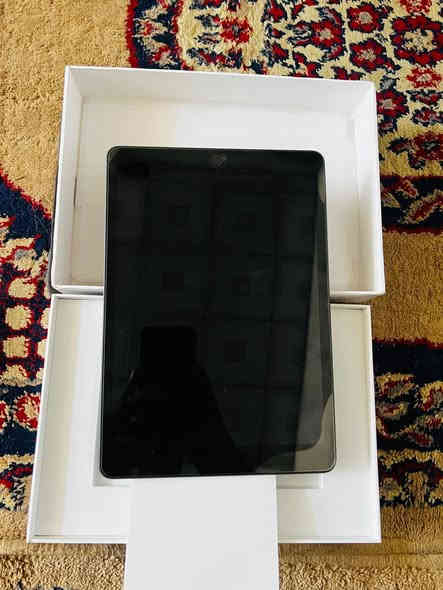 ايباد 9 ذاكره 64 بطاريه 94
جهاز مكفول وبعده داخل الضمان ينتهي بشهر الواحد 
سعره 300 وبيه مجال مع كامل ملحقاته 
*********** متواجد فيس وعلى الخط عنواني ذي قار الناصريه
