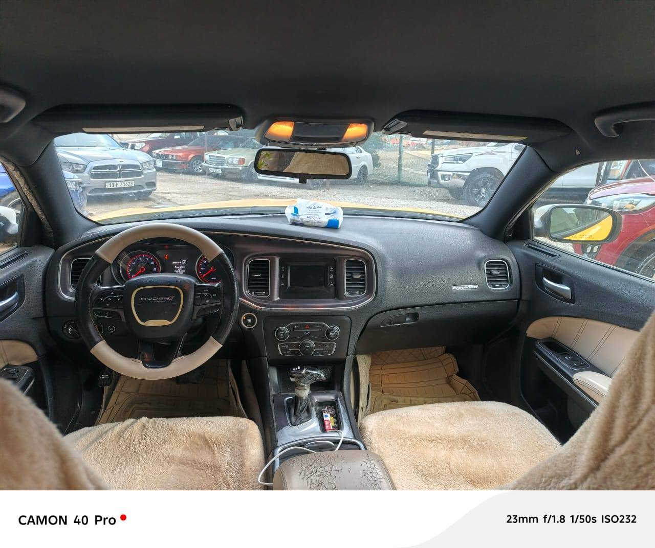 السلام عليكم
دوج تشارجر 2016 معلاية 2017 سنه وحده 
للبيع او مراوس
 خطها بغداد ناصرية
 مصفره هيئة وغرامات
 تخم تاير مكينة وگير وحدادية جديدة وجاهزة للعمل.
السعر 165 بيه مجال قليل.
مكانها الناصرية الإسكان الصناعي 
تواصل على الرقم *********** أو ‏‪0778 049 0444‬‏
ضررها چاملغ وبنيد تبديل 
بدون شواصي ودواخل وخالية من جميع العيوب وبالعافية على الياخذها
