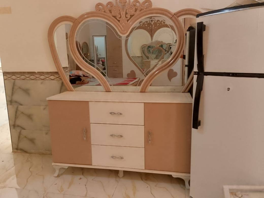 غرفه للبيع التواصل واتساب ***********
