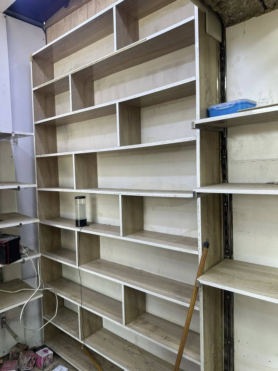 ٣ قطع للبيع 
قطعه مترين رفوف ١٠٠ الف
قطعتين بيه رفوف وتكدر تشيلهن تسوي تعليك تعوفه رفرف بكيفك ٥٠ الف  الوحده 
مكانهن حي اور الشعب


**إذا كنت صاحب هذا الإعلان وتريد حذفه لأي سبب، رجاءا أرسل رسالة إلى الدعم الفني**