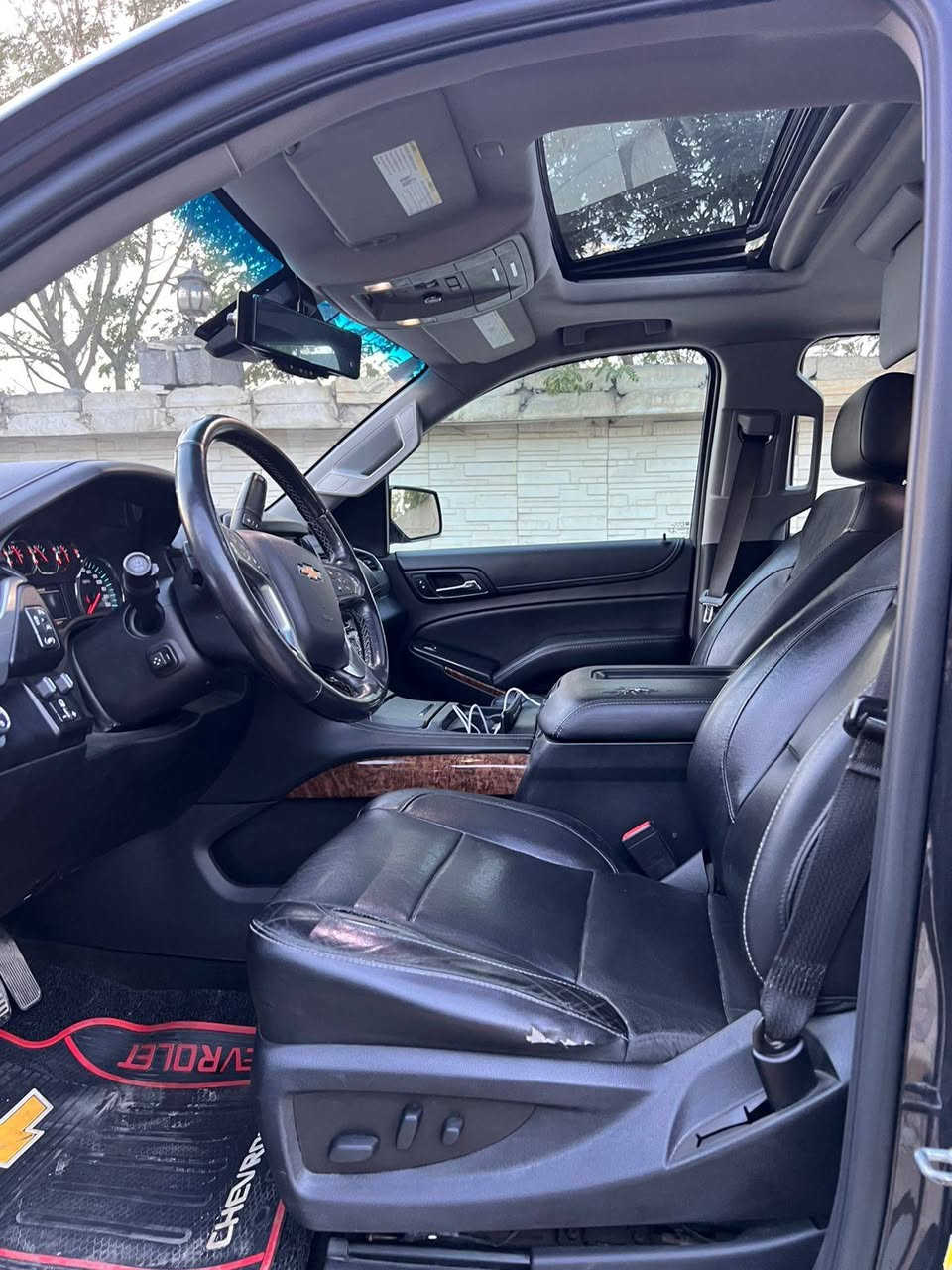 سلام عليكم تاهو  ٢٠١٨ برايمر وارد امريكي حادثها فقط جاملغ  بله ايرباك بله دواخل كفاله من دواخل ومن لشواصييي
سياره جديده مال بيت احله من لصور
مكينه وكير وحداديه وتبريد كفاله 
مواصفات بريميره فول. للخير
فتحه + بصمه + اربع بيبان بصمه + داخل جلد + كراسي كهرباء + رادار امامي + كشن حار بارد + رادار جوانب + حساس خلفي + قاصه + جنطه كهرباء + سبعه راكب + داخل كشن منفصل vip + دڤيدي بل سقف + كشن خزن ممري + سستم صوت بوس +اشاير بل مري + كامره + فول تحكمات
ماشيه ١٥٠ مايل 
السعر 320 وبيه مجال 
مكينه ٥٣٠٠ 
مكان السياره الكراده 
للستفسار  ***********
